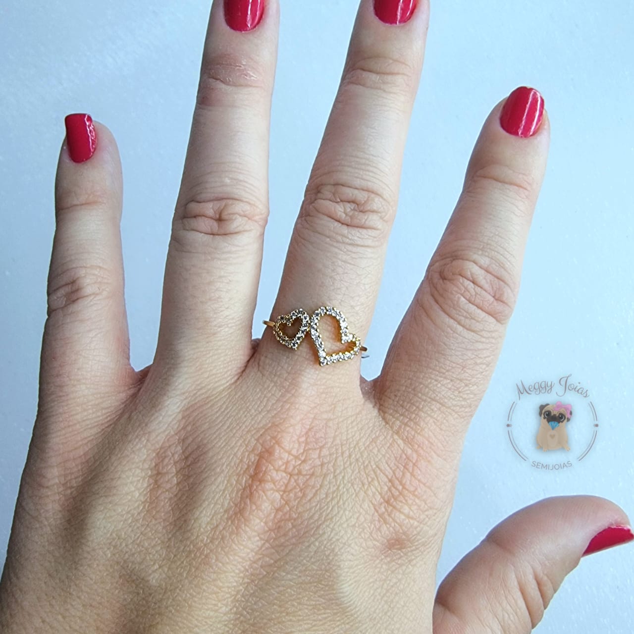 Anél folheado a ouro coração duplo pedrinhas