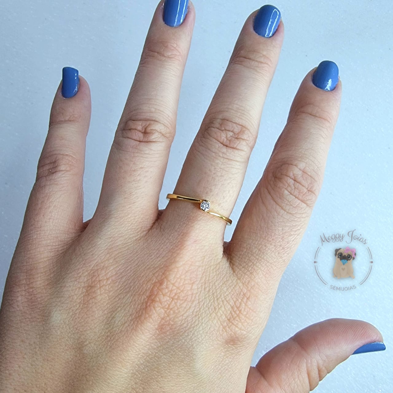 Anél folheado a ouro solitário trabalhado