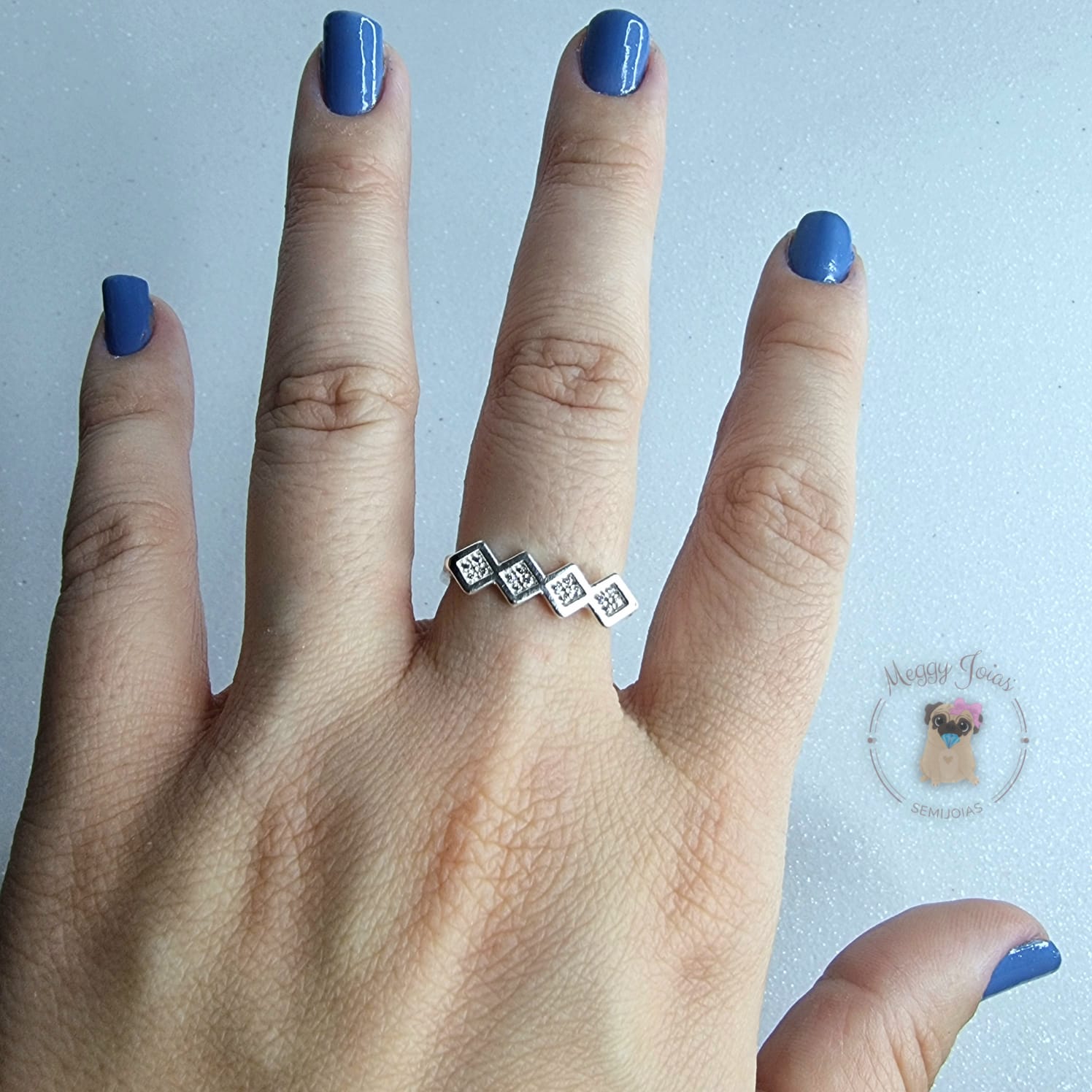 Anél prata trabalhado pedrinhas